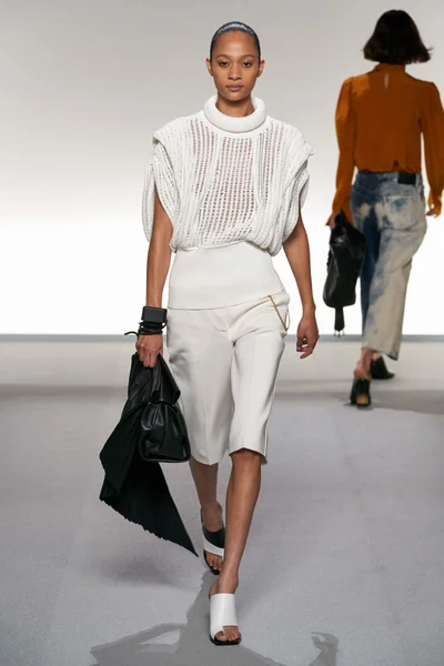 Look 39